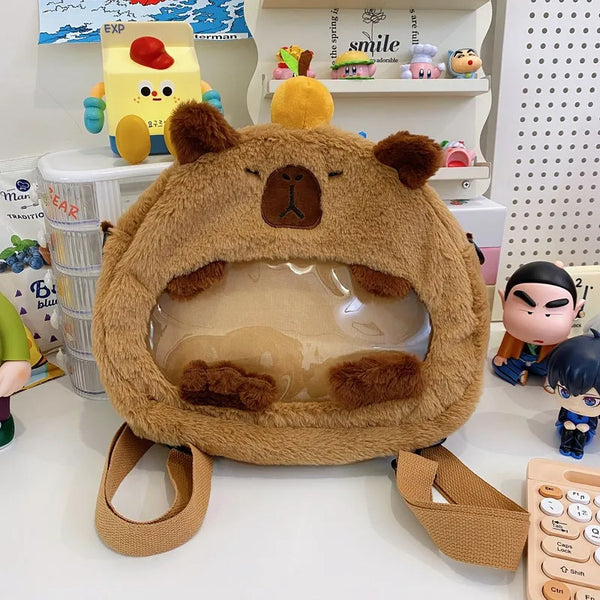 Mochila Ita Bag Pelúcia Capivara